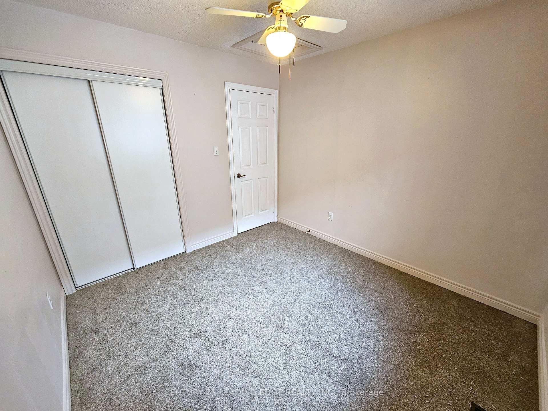 Photo 25 of 40 Silverstone Crescent, Georgina, Keswick South — HOMEH