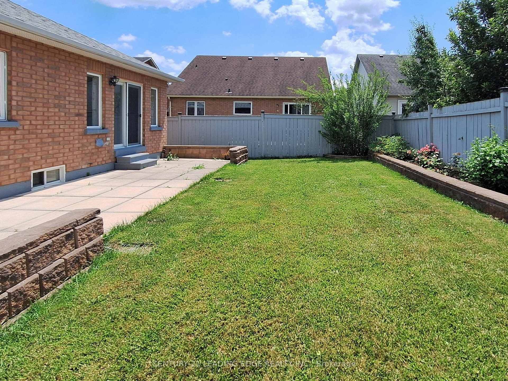 Photo 40 of 40 Silverstone Crescent, Georgina, Keswick South — HOMEH