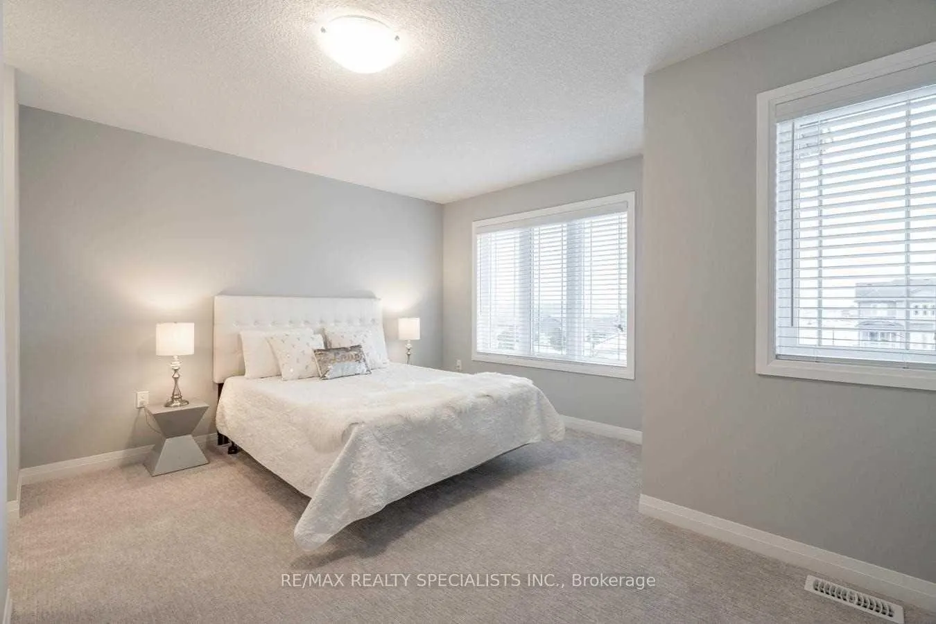 Photo 6 of 72 Laguna Village Crescent, Hamilton, Hannon — HOMEH