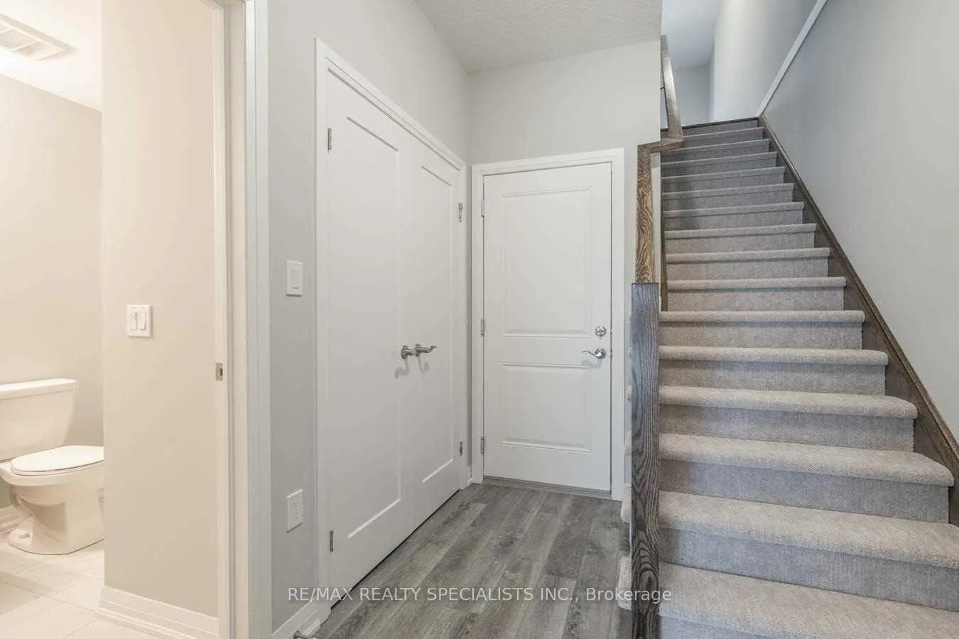 Photo 9 of 72 Laguna Village Crescent, Hamilton, Hannon — HOMEH