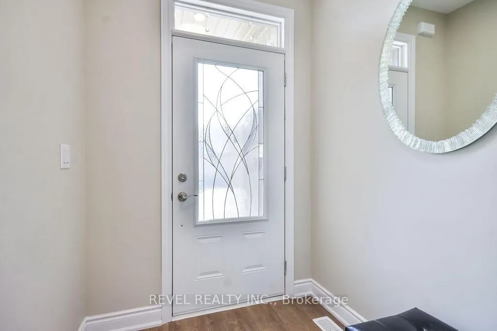 Photo 3 of 19 Leanne's Way, Orillia — HOMEH