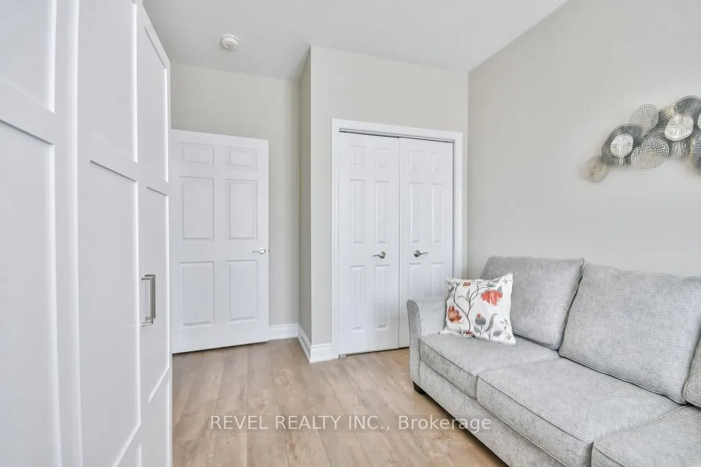 Photo 8 of 19 Leanne's Way, Orillia — HOMEH
