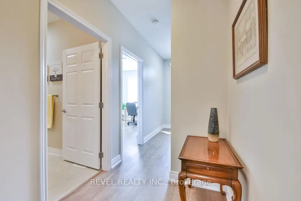 Photo 9 of 19 Leanne's Way, Orillia — HOMEH