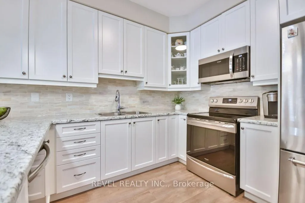 Photo 12 of 19 Leanne's Way, Orillia — HOMEH