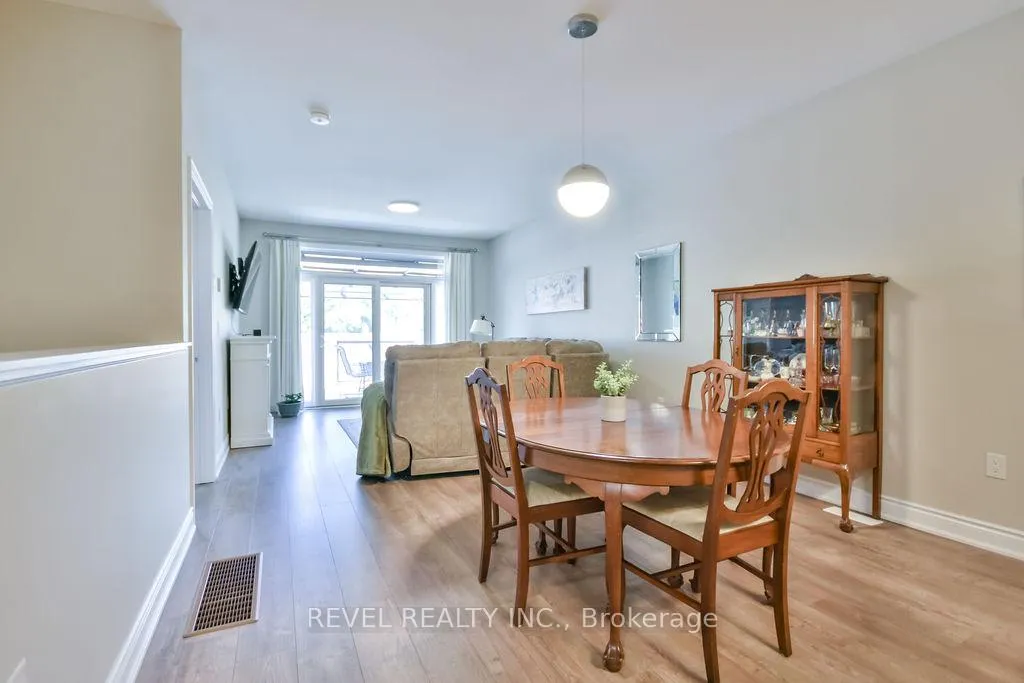 Photo 16 of 19 Leanne's Way, Orillia — HOMEH