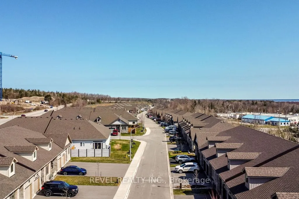 Photo 32 of 19 Leanne's Way, Orillia — HOMEH