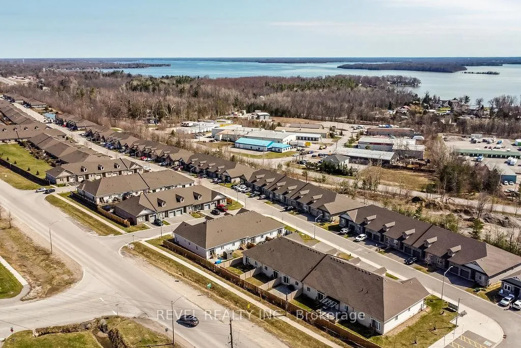 Photo 33 of 19 Leanne's Way, Orillia — HOMEH