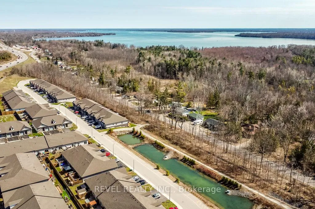 Photo 35 of 19 Leanne's Way, Orillia — HOMEH