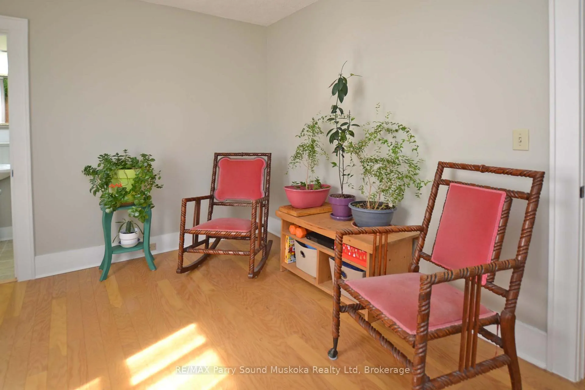 Photo 18 of 60 William Street, Parry Sound — HOMEH