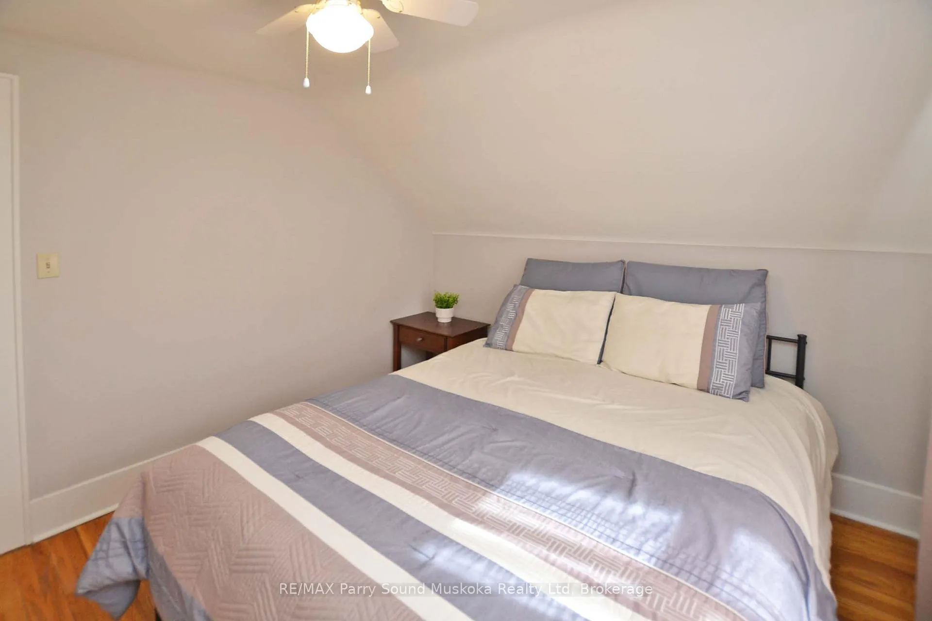 Photo 27 of 60 William Street, Parry Sound — HOMEH