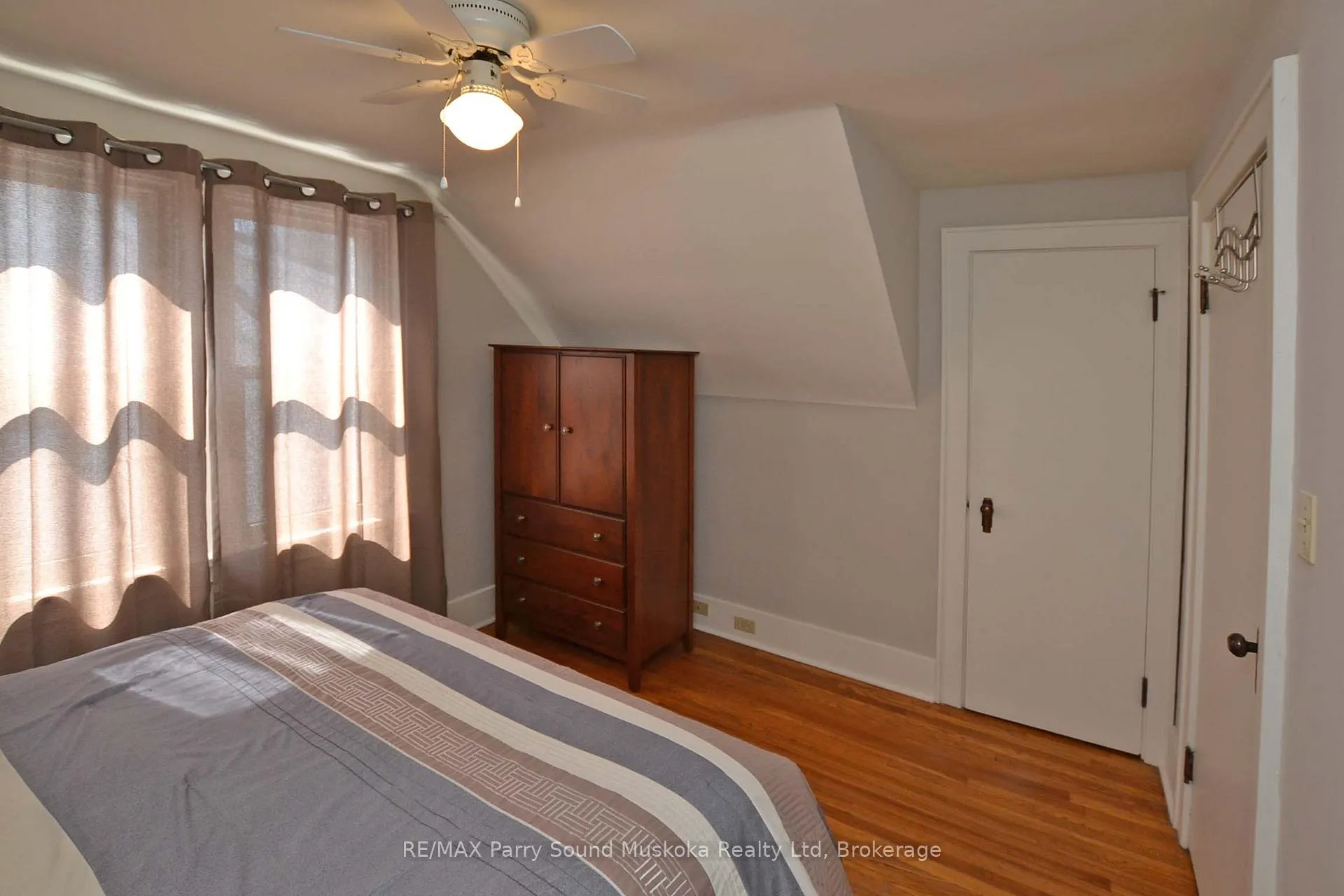 Photo 28 of 60 William Street, Parry Sound — HOMEH