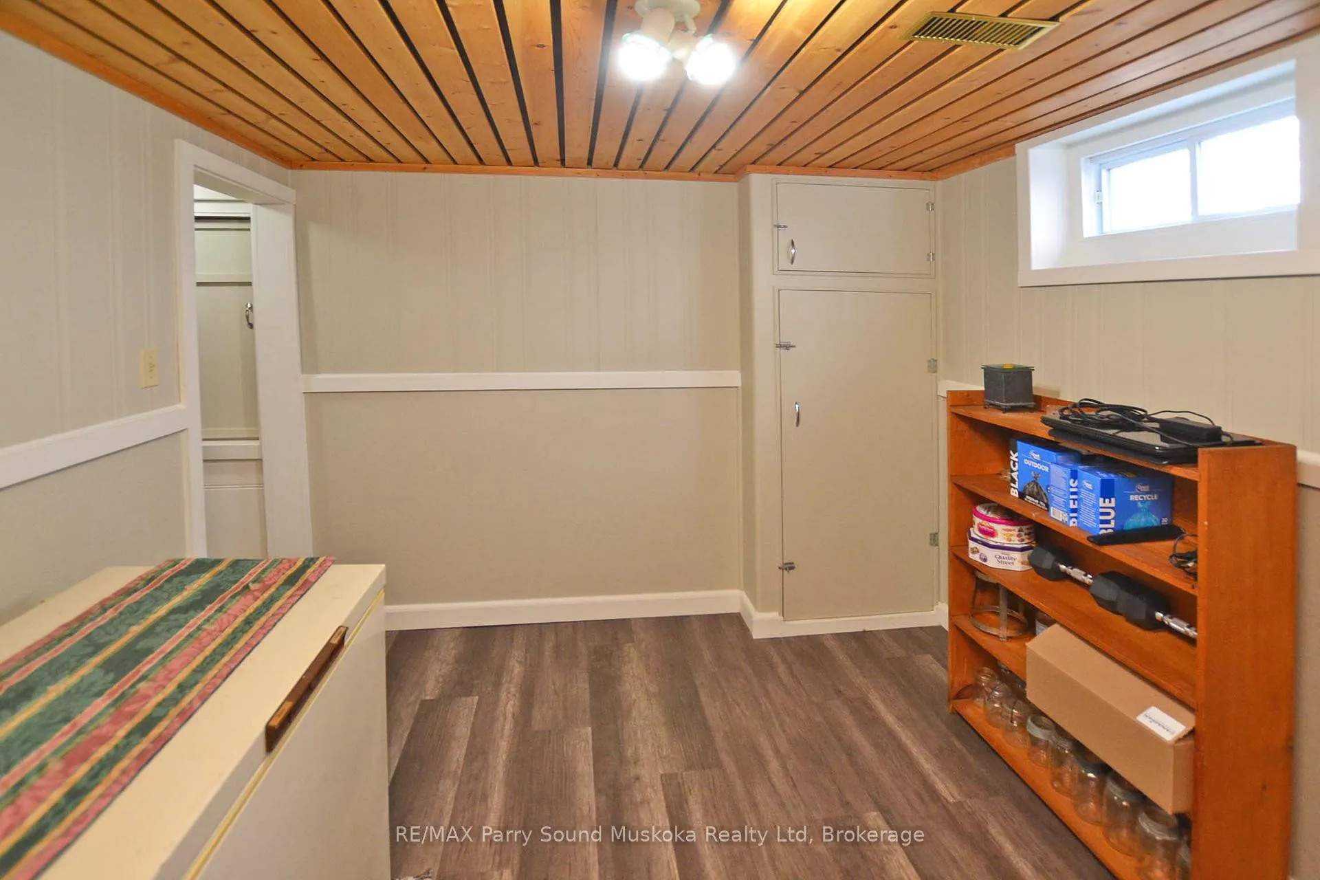 Photo 38 of 60 William Street, Parry Sound — HOMEH