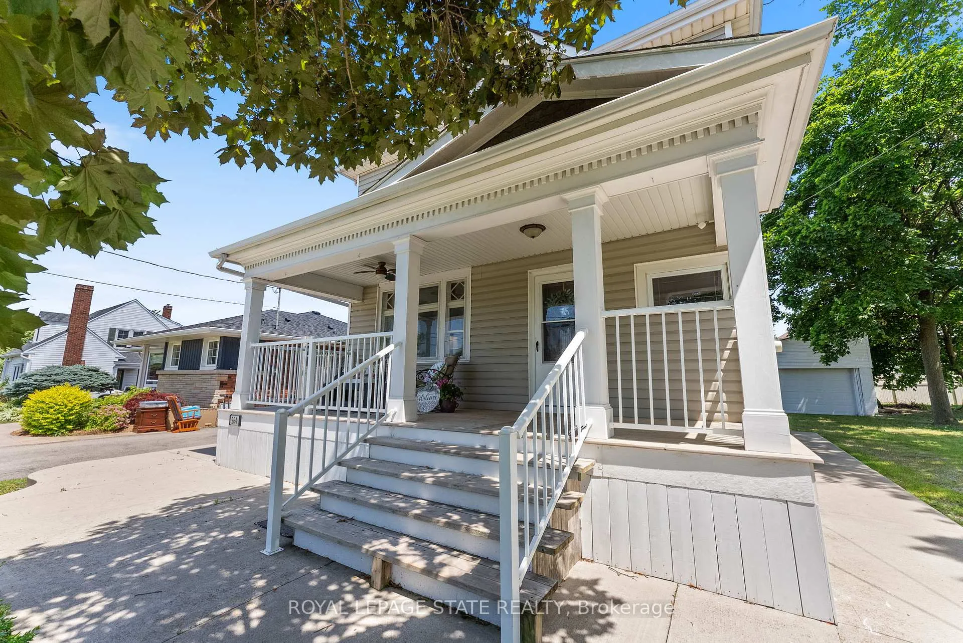Photo 2 of 264 Winona Road, Hamilton, Stoney Creek — HOMEH