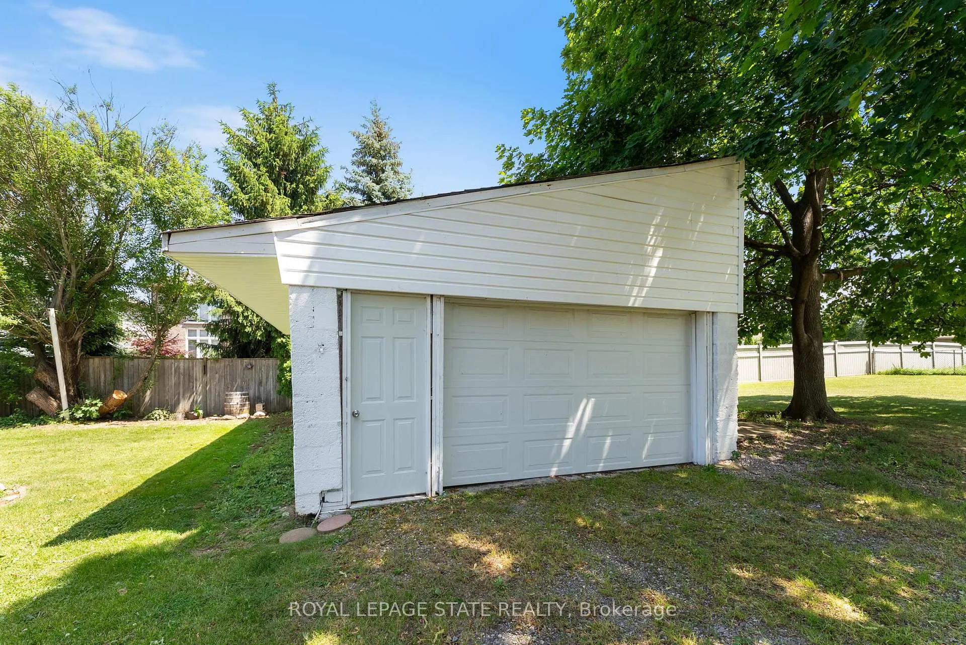 Photo 5 of 264 Winona Road, Hamilton, Stoney Creek — HOMEH