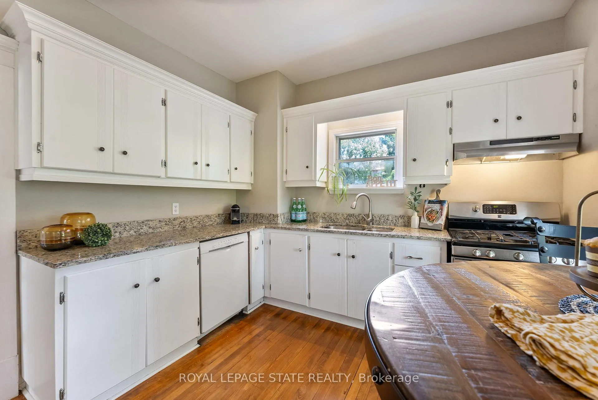 Photo 13 of 264 Winona Road, Hamilton, Stoney Creek — HOMEH