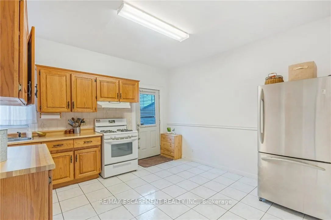 Photo 7 of 528 Hughson Street N, Hamilton, North End — HOMEH