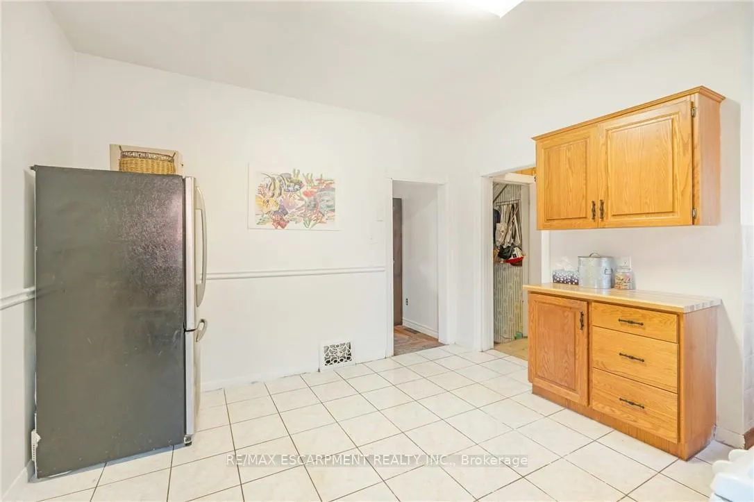 Photo 10 of 528 Hughson Street N, Hamilton, North End — HOMEH