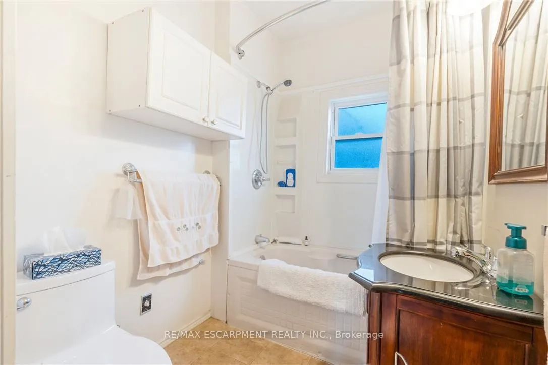 Photo 11 of 528 Hughson Street N, Hamilton, North End — HOMEH