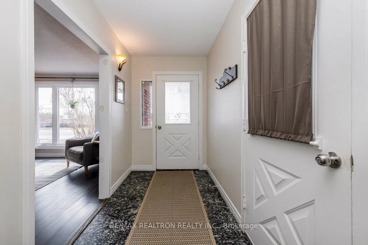 Photo 2 of 172 Queen Street W, Springwater, Elmvale — HOMEH