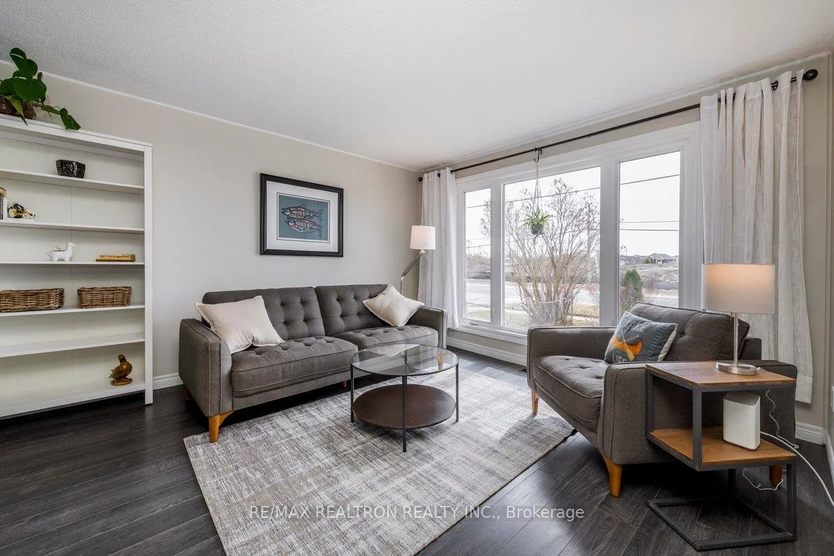 Photo 5 of 172 Queen Street W, Springwater, Elmvale — HOMEH