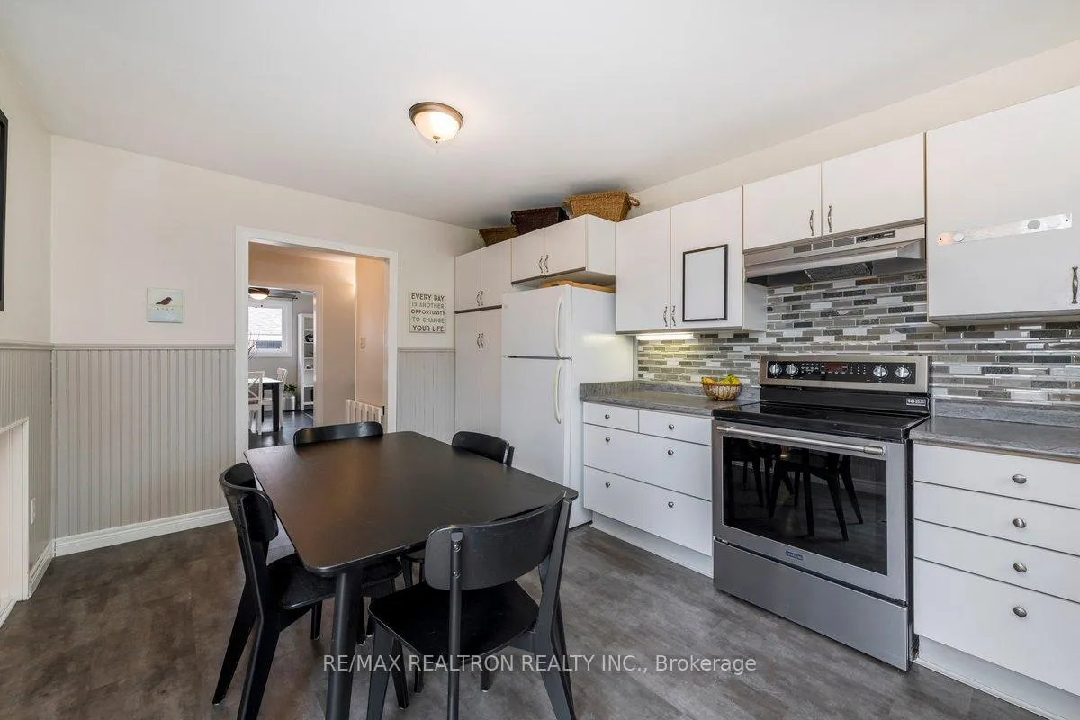 Photo 11 of 172 Queen Street W, Springwater, Elmvale — HOMEH