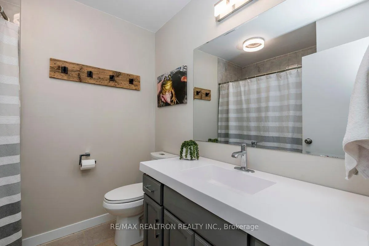 Photo 19 of 172 Queen Street W, Springwater, Elmvale — HOMEH