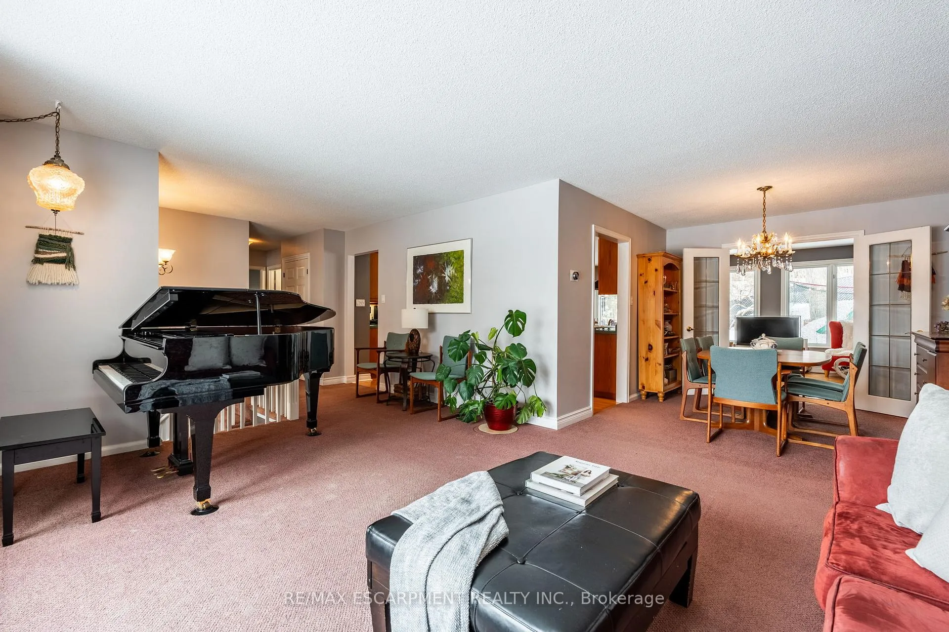 Photo 11 of 9 Martingrove Drive, Hamilton, Dundas — HOMEH