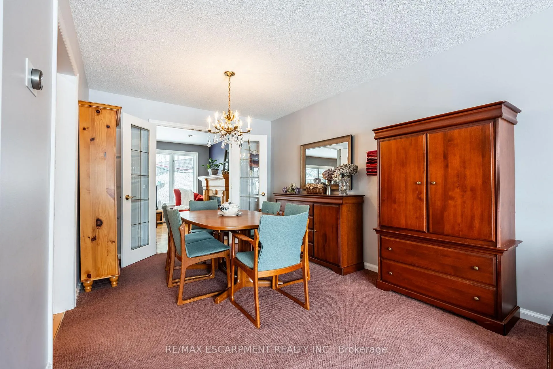 Photo 12 of 9 Martingrove Drive, Hamilton, Dundas — HOMEH