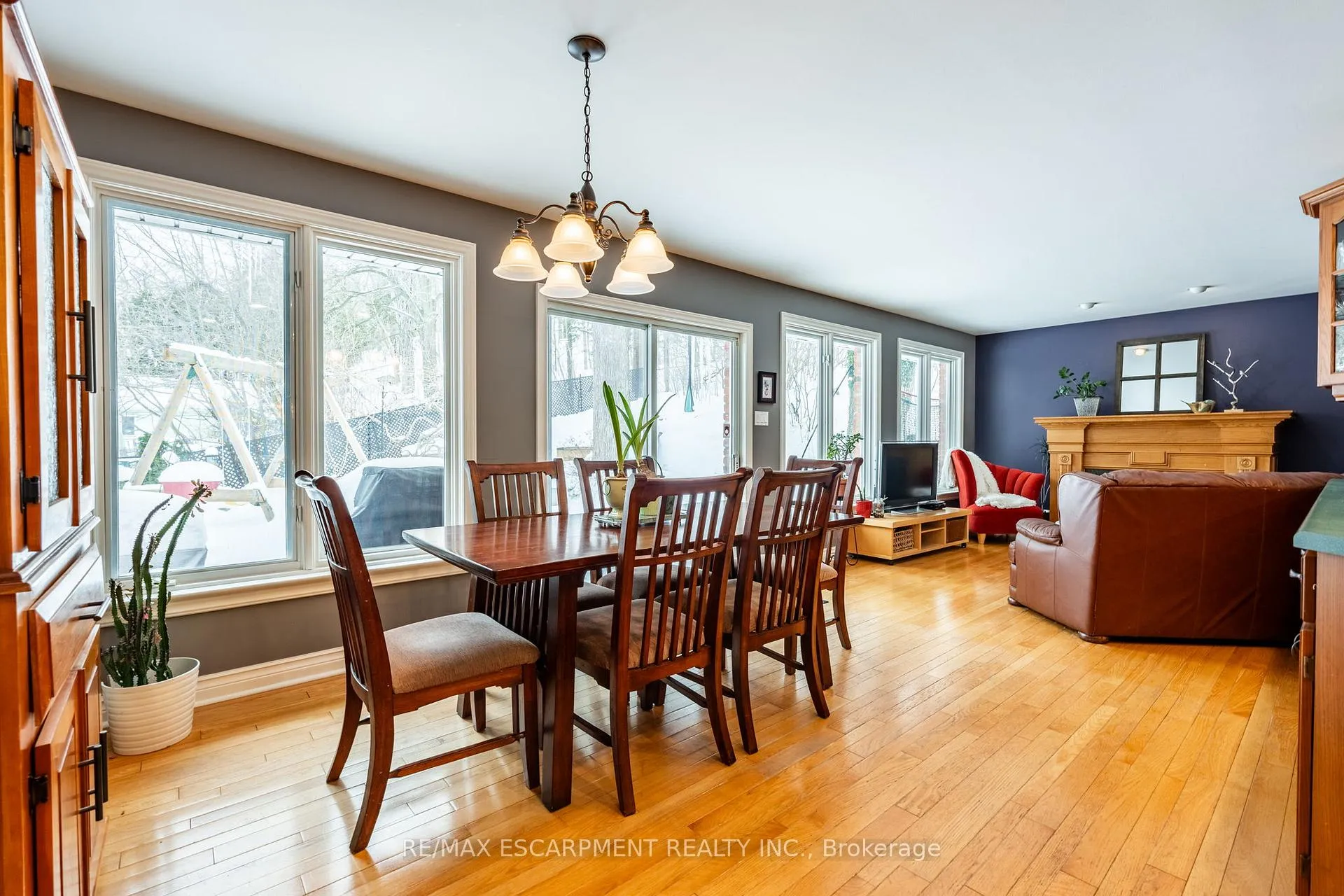 Photo 17 of 9 Martingrove Drive, Hamilton, Dundas — HOMEH