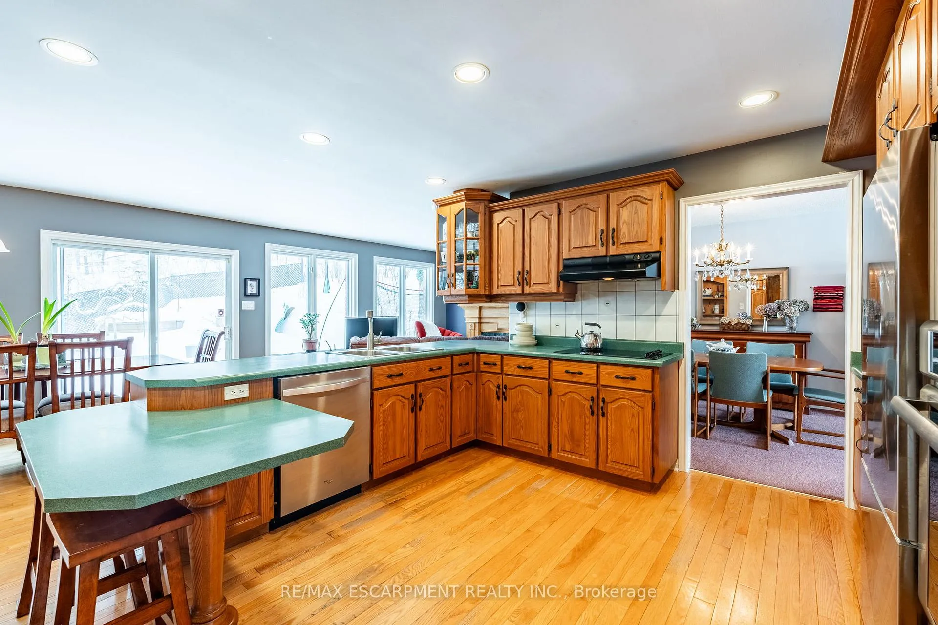 Photo 19 of 9 Martingrove Drive, Hamilton, Dundas — HOMEH
