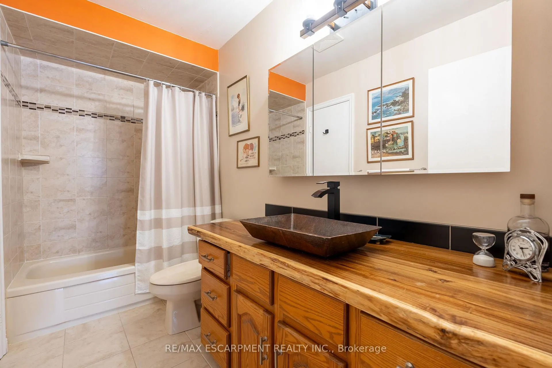 Photo 23 of 9 Martingrove Drive, Hamilton, Dundas — HOMEH