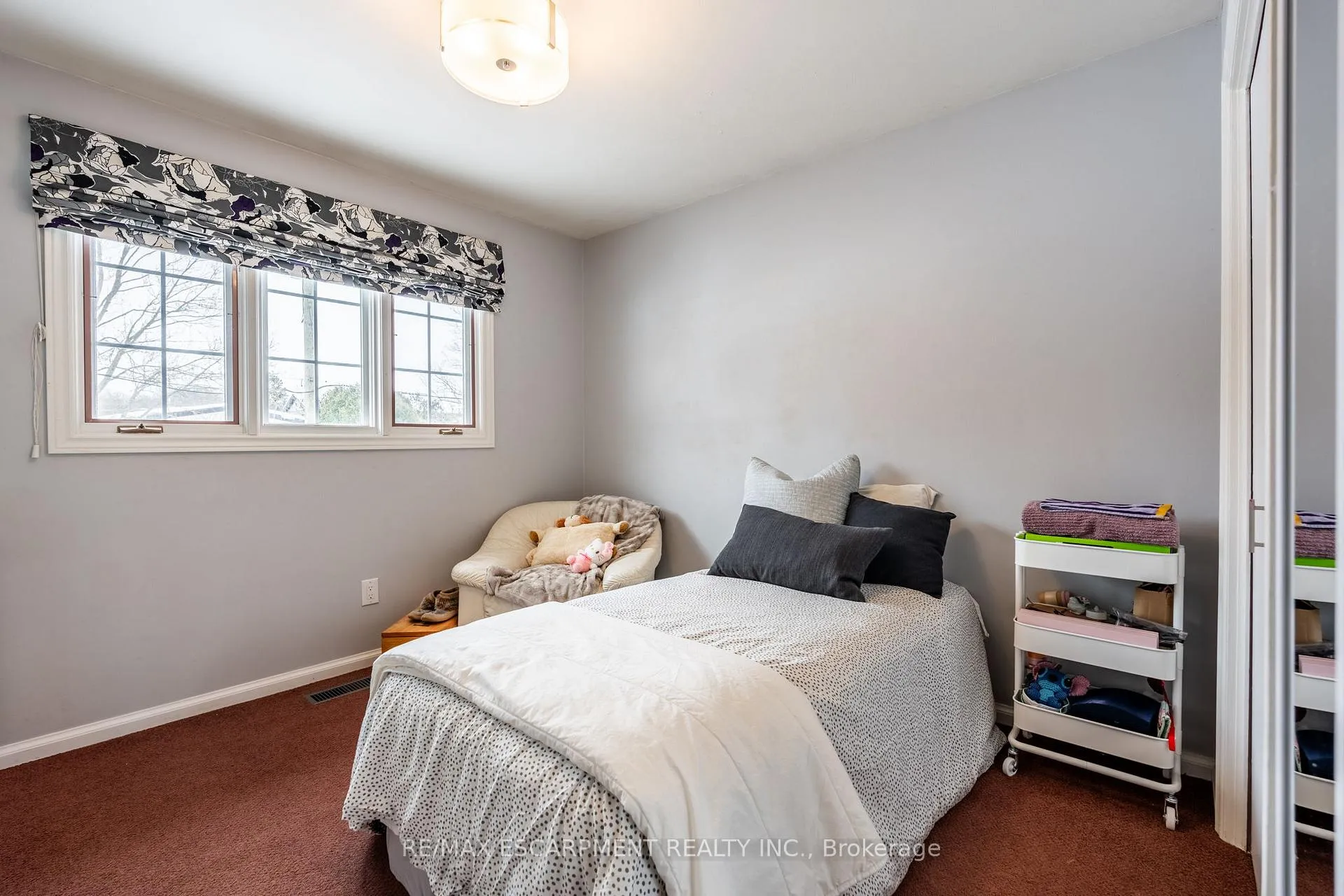 Photo 25 of 9 Martingrove Drive, Hamilton, Dundas — HOMEH