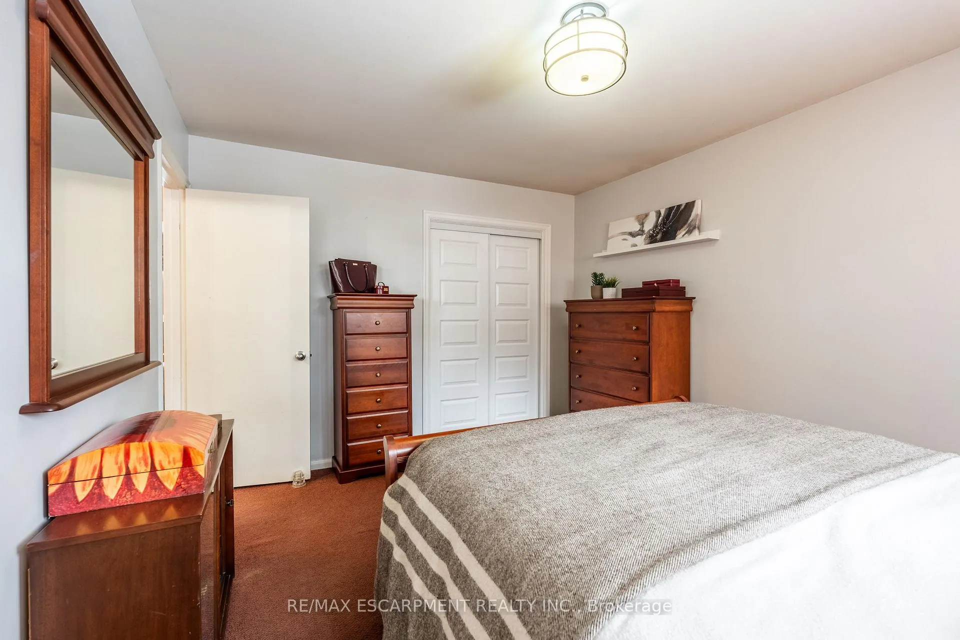 Photo 29 of 9 Martingrove Drive, Hamilton, Dundas — HOMEH