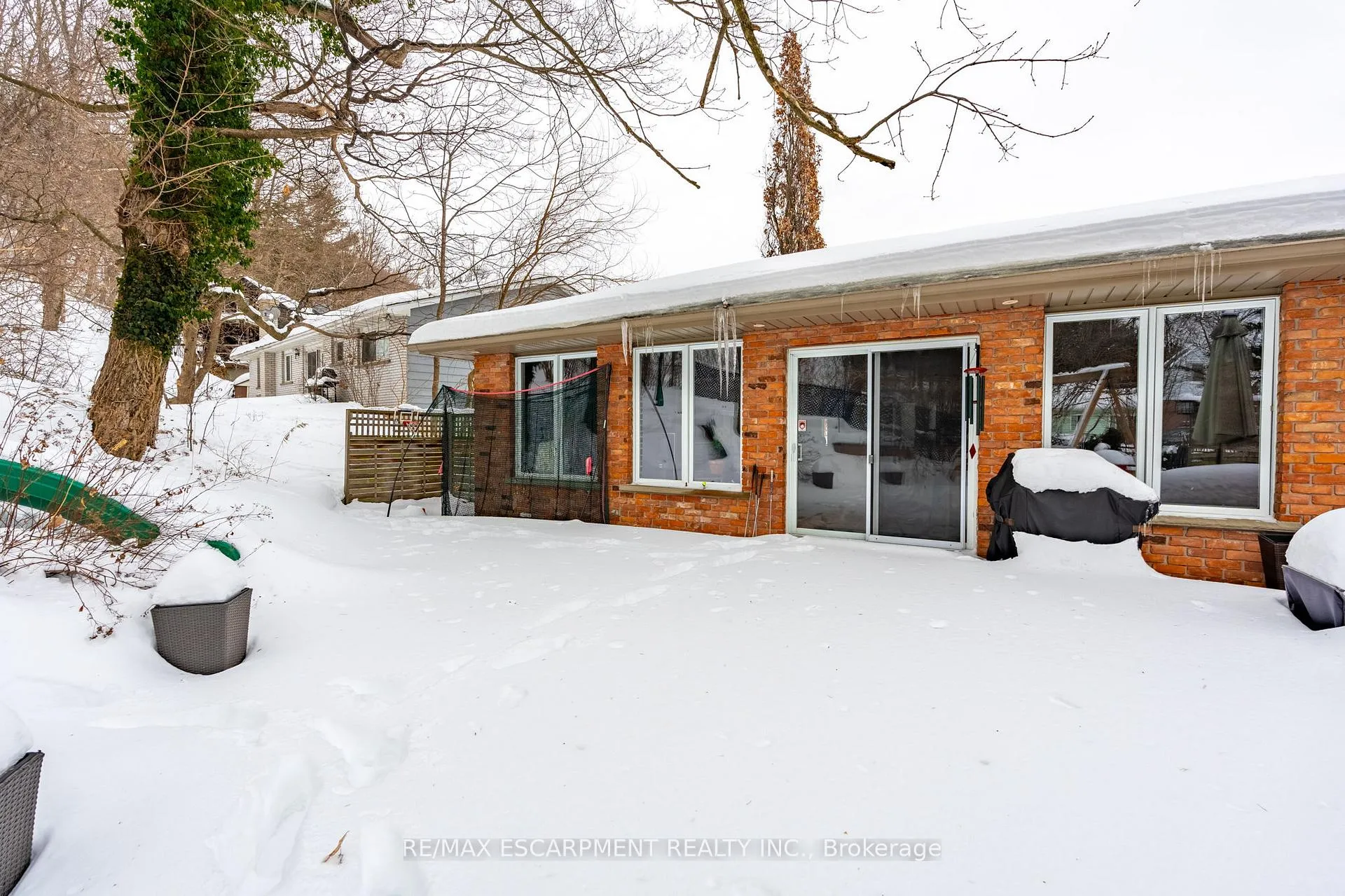 Photo 41 of 9 Martingrove Drive, Hamilton, Dundas — HOMEH
