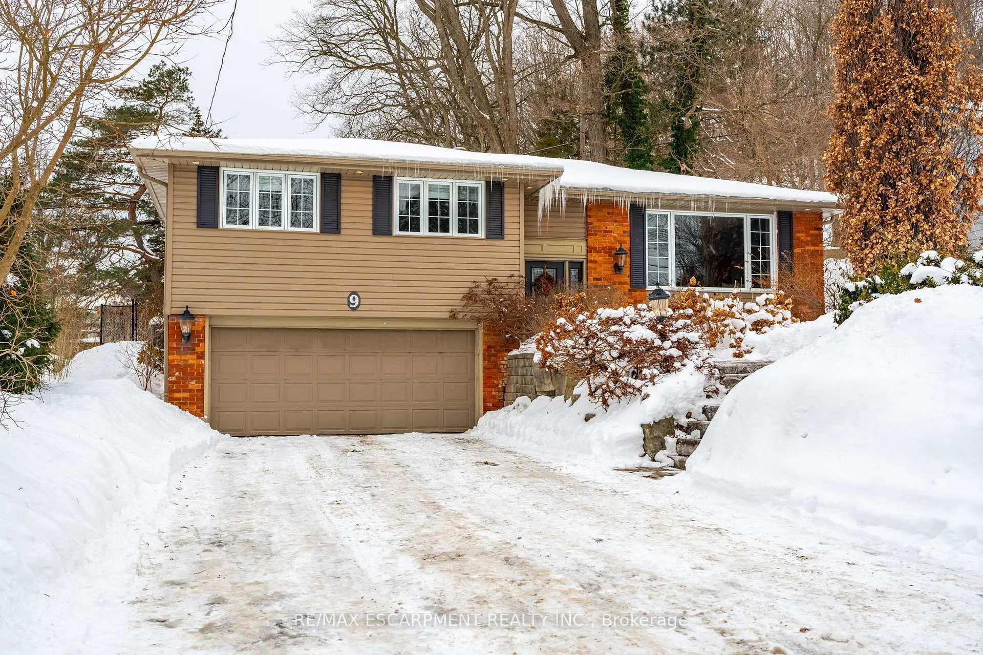 Photo 42 of 9 Martingrove Drive, Hamilton, Dundas — HOMEH