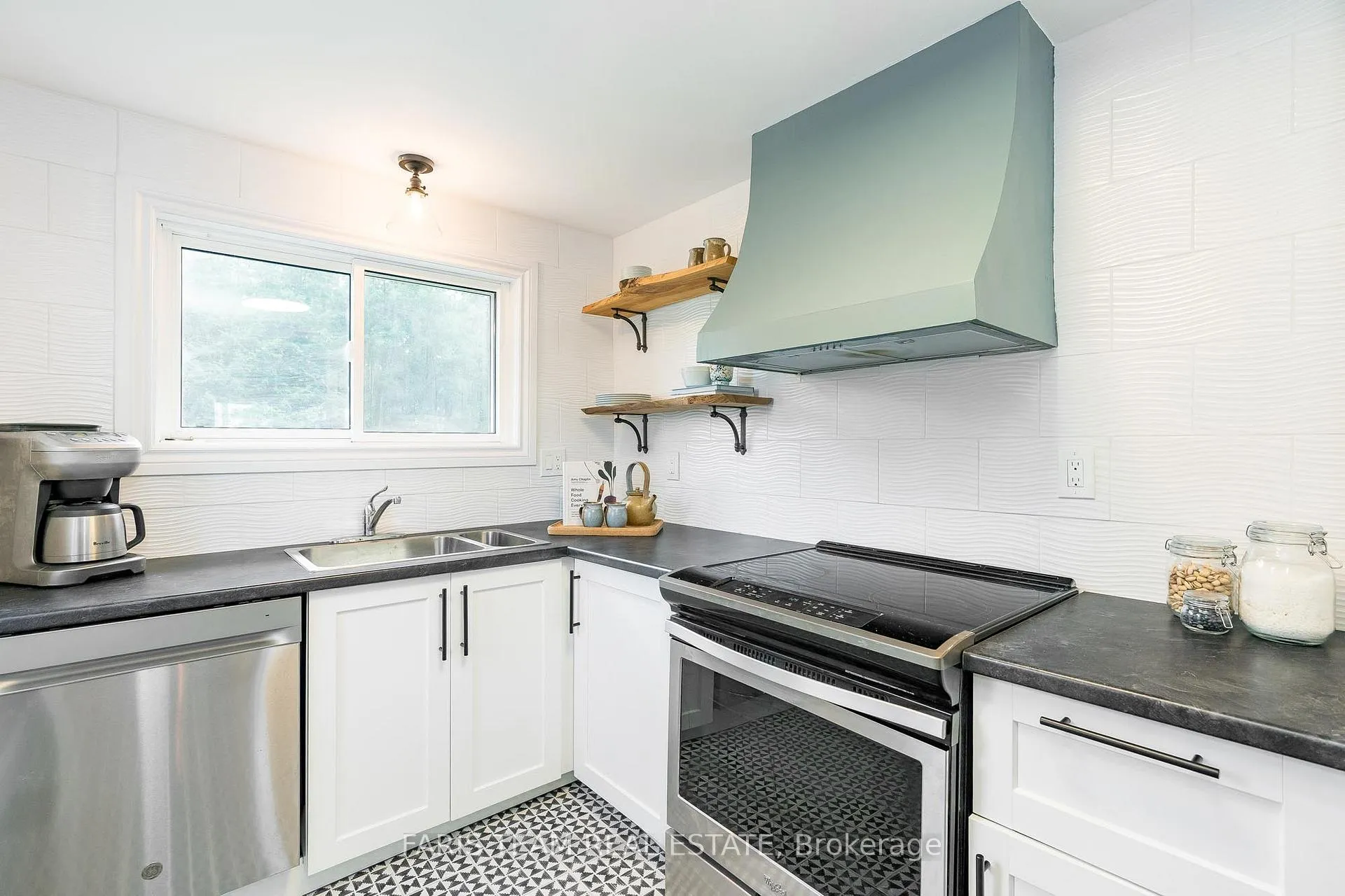 Photo 5 of 543 Oleary Lane, Tay, Victoria Harbour — HOMEH