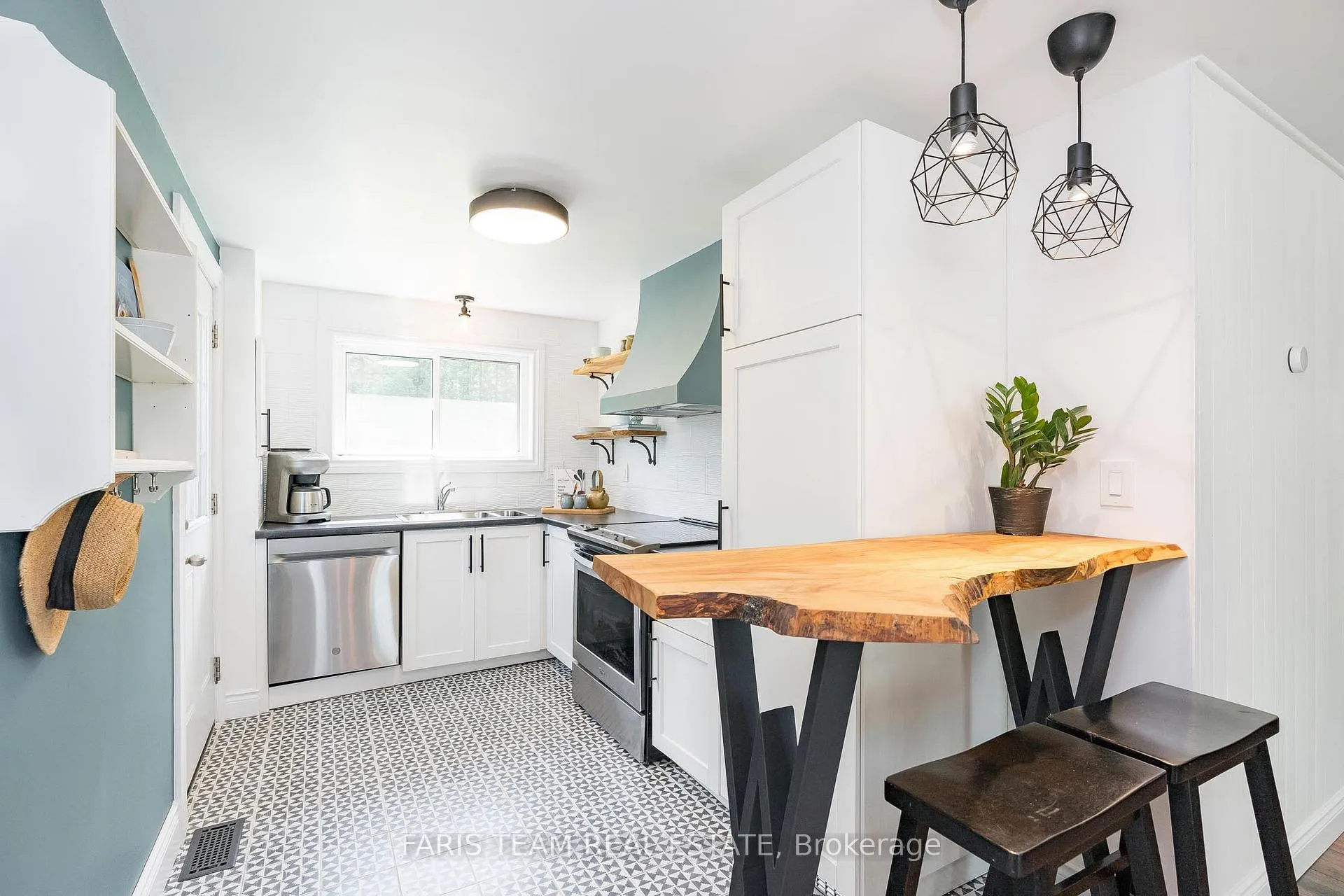 Photo 6 of 543 Oleary Lane, Tay, Victoria Harbour — HOMEH
