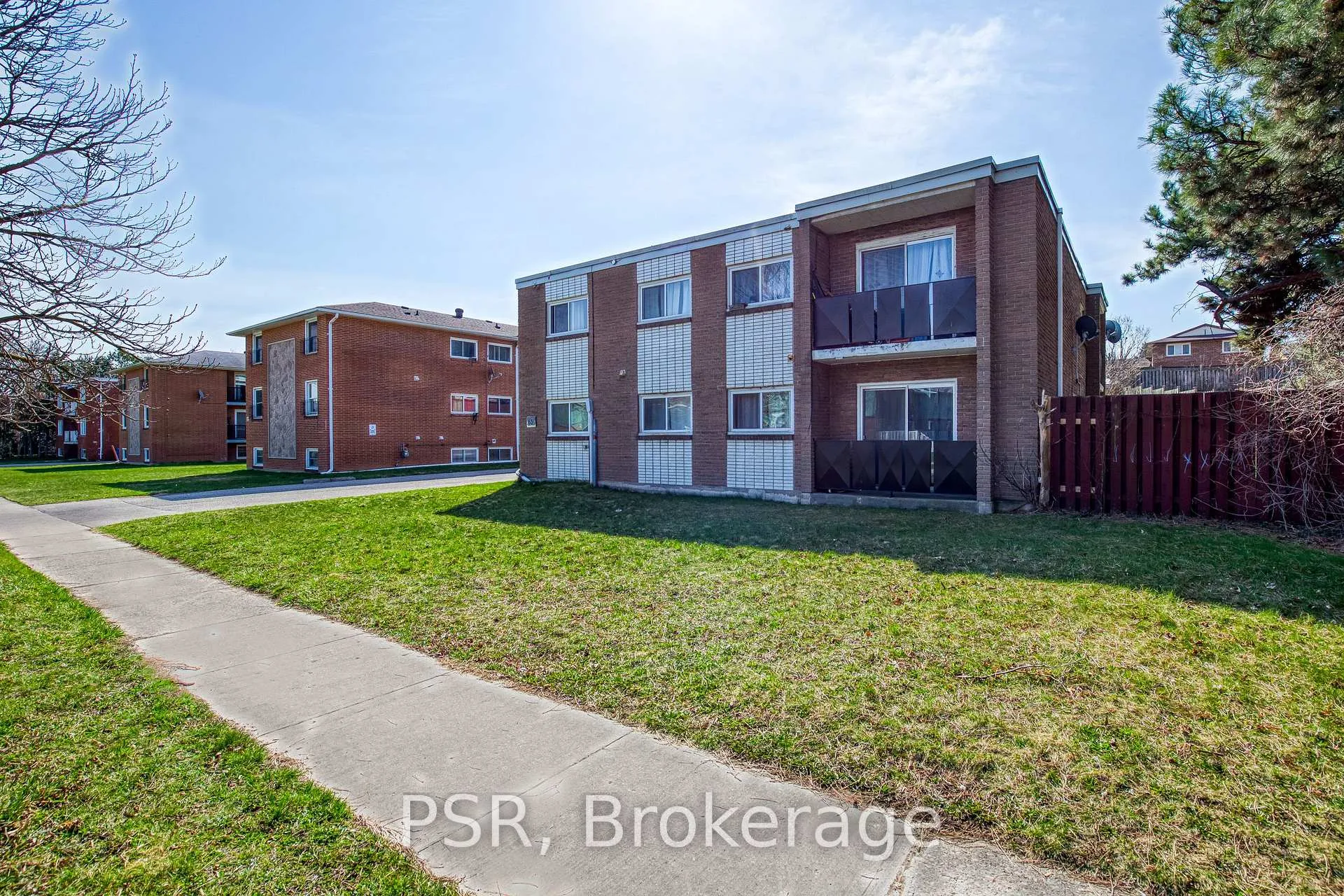Photo 2 of 65 Brybeck Crescent, Kitchener — HOMEH