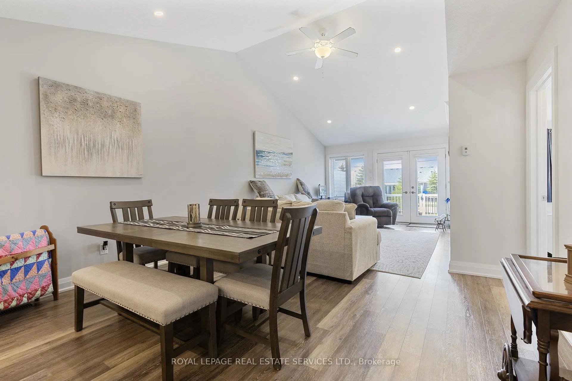 Photo 14 of 2 Ivy Crescent, Wasaga Beach — HOMEH