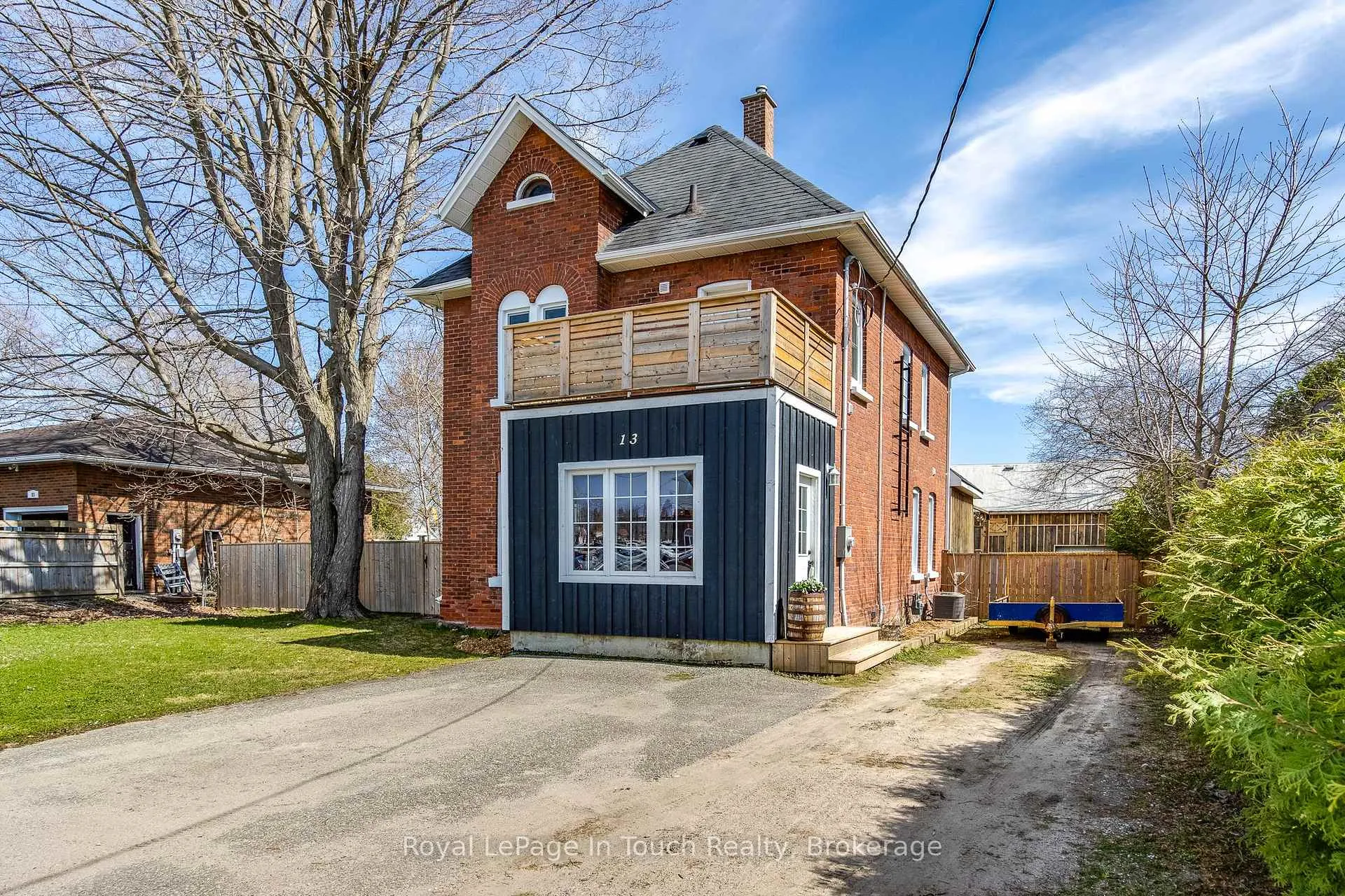 Photo 2 of 13 Stone Street, Springwater, Elmvale — HOMEH