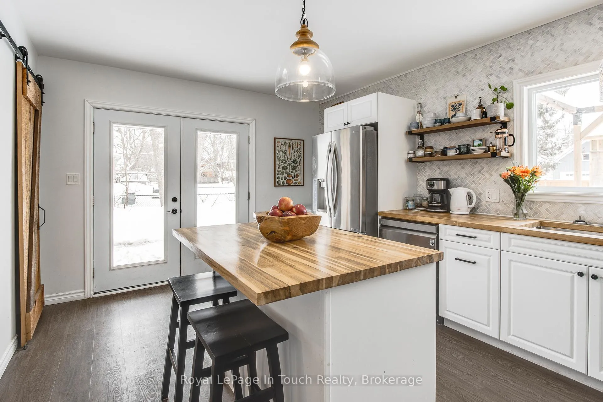 Photo 7 of 13 Stone Street, Springwater, Elmvale — HOMEH