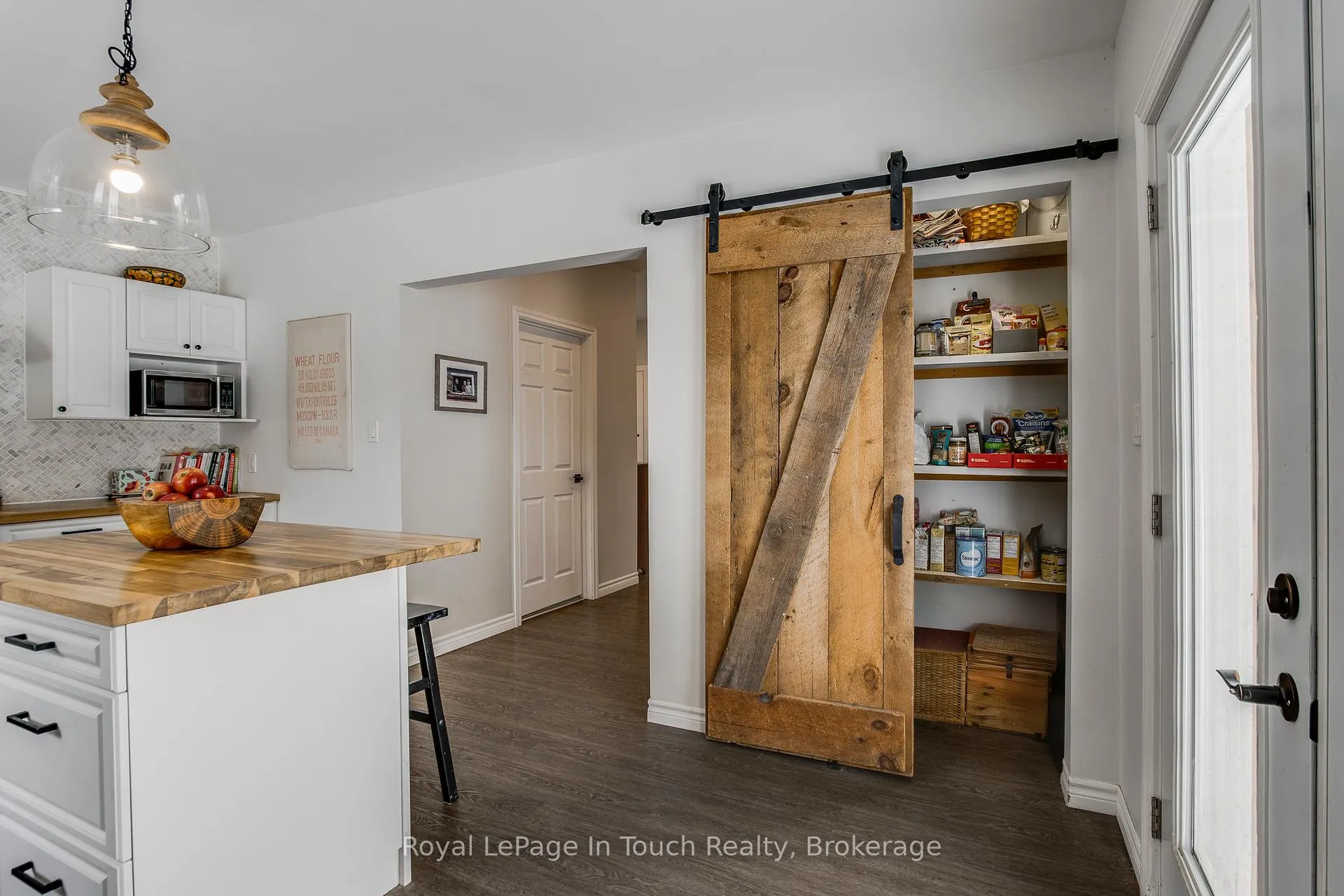 Photo 11 of 13 Stone Street, Springwater, Elmvale — HOMEH