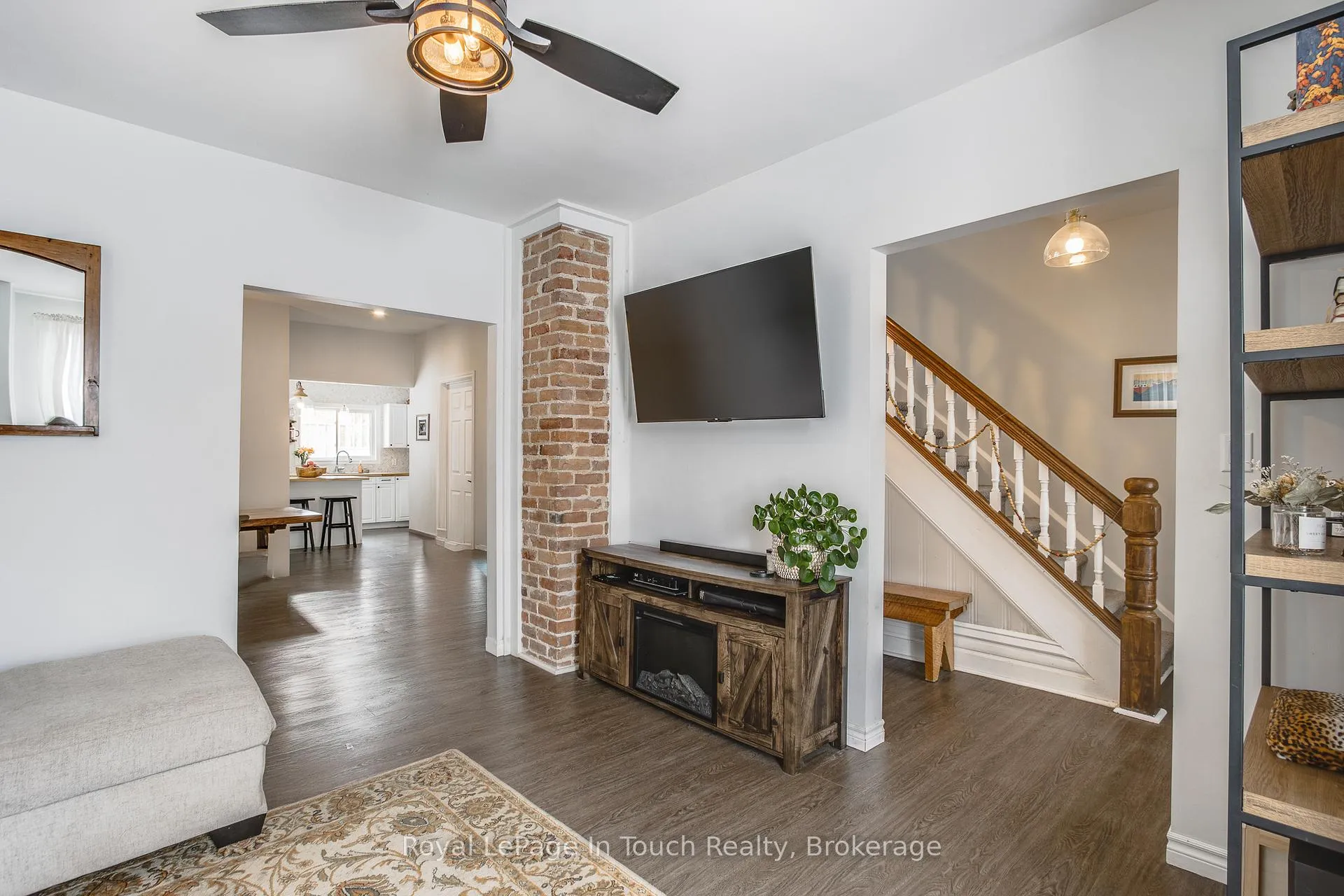 Photo 16 of 13 Stone Street, Springwater, Elmvale — HOMEH