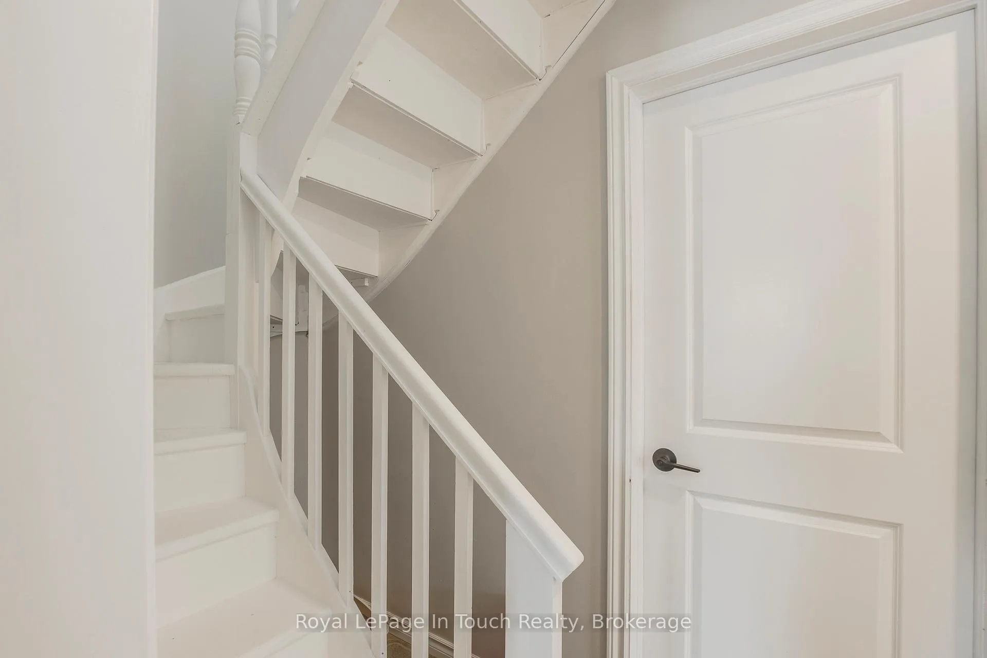 Photo 29 of 13 Stone Street, Springwater, Elmvale — HOMEH