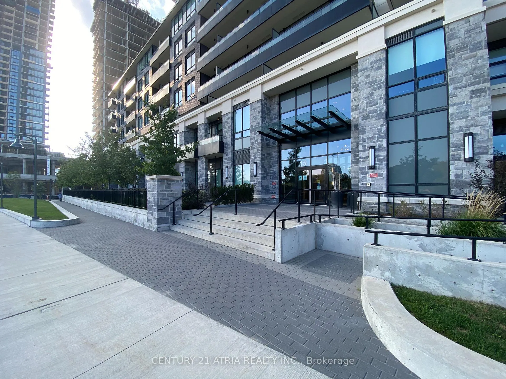 Photo 3 of Unit 908, 15 Water Walk Drive, Markham, Unionville — HOMEH