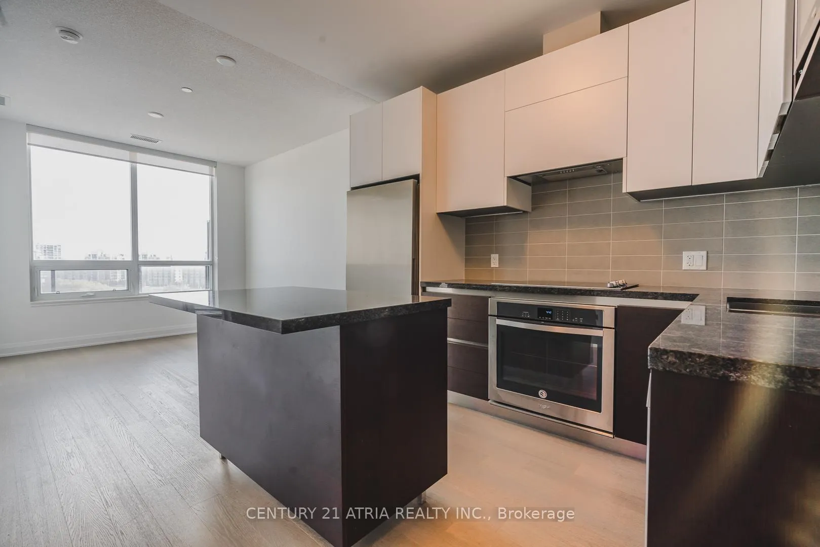 Photo 11 of Unit 908, 15 Water Walk Drive, Markham, Unionville — HOMEH