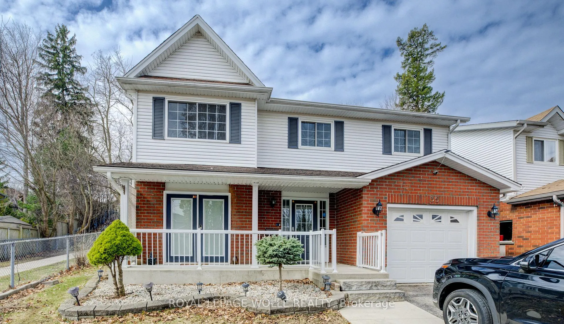 Photo 2 of 35 Wildlark Crescent, Kitchener — HOMEH