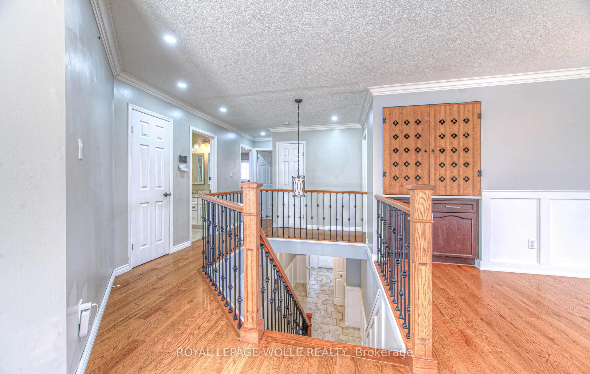Photo 3 of 35 Wildlark Crescent, Kitchener — HOMEH