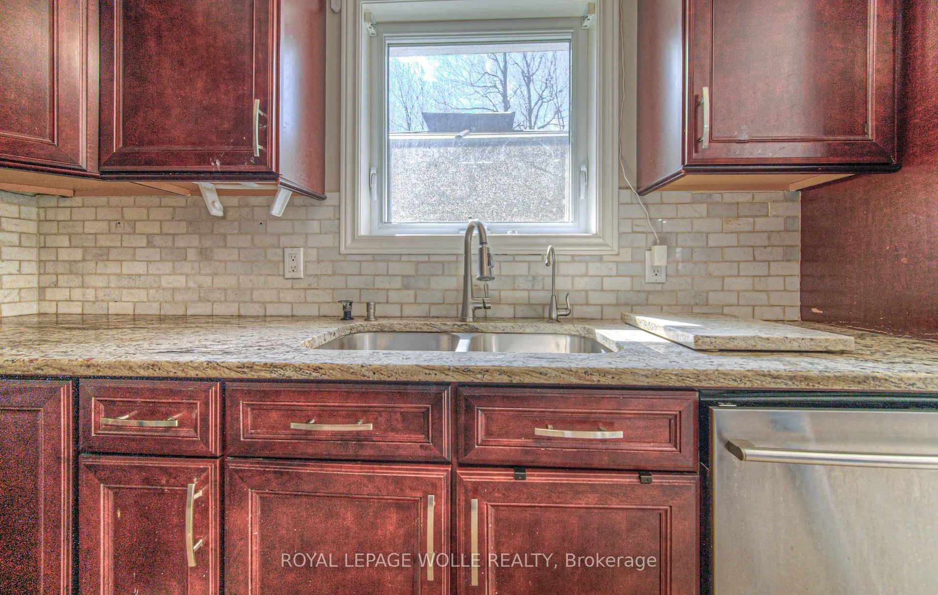 Photo 11 of 35 Wildlark Crescent, Kitchener — HOMEH
