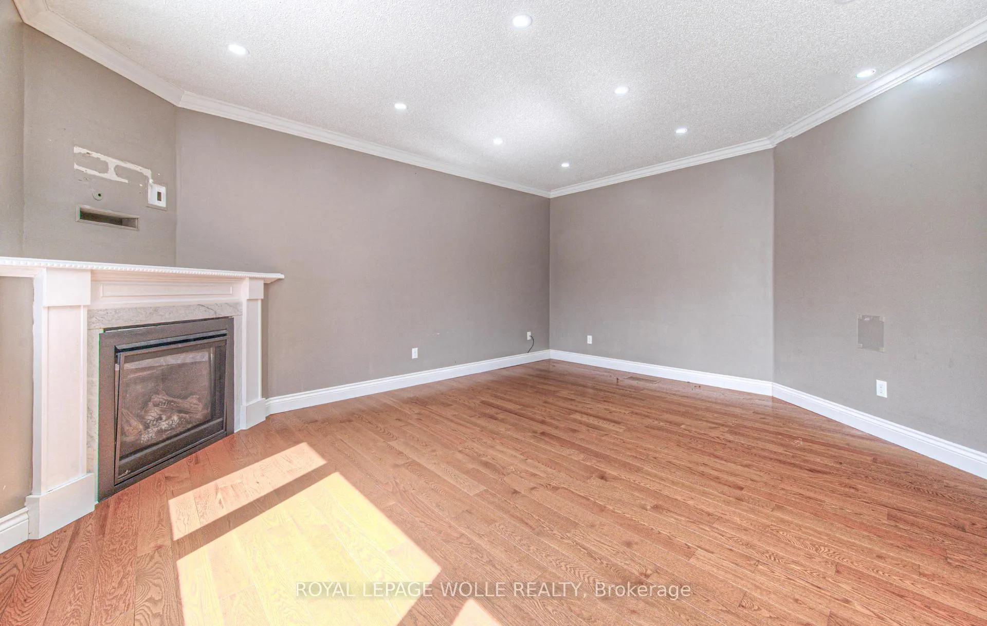Photo 12 of 35 Wildlark Crescent, Kitchener — HOMEH